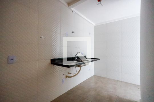 Cozinha de apartamento para alugar com 2 quartos, 40m² em Vila Romero, São Paulo
