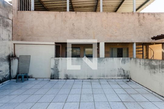Área externa de casa à venda com 4 quartos, 150m² em Moinho Velho, São Paulo