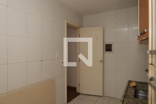 Cozinha de casa de condomínio para alugar com 2 quartos, 56m² em Vila Danubio Azul, São Paulo