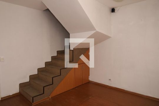 Sala de casa de condomínio para alugar com 2 quartos, 56m² em Vila Danubio Azul, São Paulo