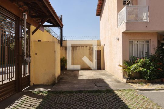 Área comum de casa de condomínio para alugar com 2 quartos, 56m² em Vila Danubio Azul, São Paulo