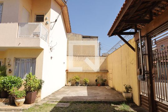 Área comum de casa de condomínio para alugar com 2 quartos, 56m² em Vila Danubio Azul, São Paulo