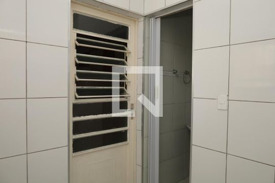 Área de Serviço de casa de condomínio para alugar com 2 quartos, 56m² em Vila Danubio Azul, São Paulo