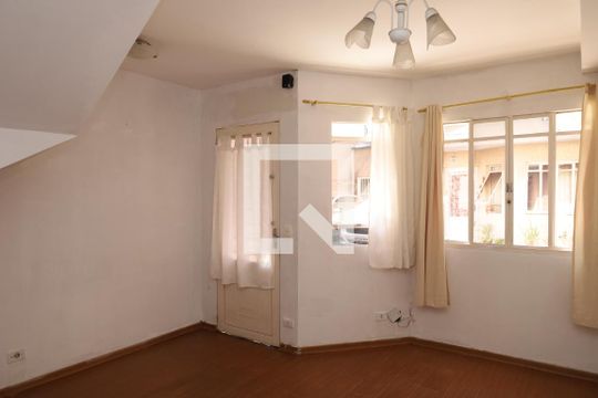 Casa de Condomínio para alugar com 2 quartos, 56m² em Vila Danubio Azul, São Paulo