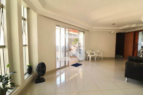 Sala de apartamento para alugar com 4 quartos, 290m² em Setor Oeste, Goiânia