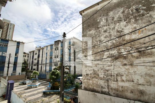Vista do Quarto 1 de apartamento para alugar com 2 quartos, 60m² em Imbuí, Salvador