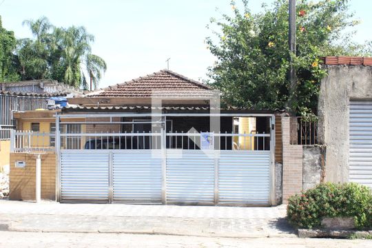 Fachada de casa para alugar com 1 quarto, 50m² em Catiapoa, São Vicente