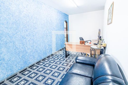 Corredor entre quartos de casa para alugar com 3 quartos, 279m² em Vila Curuca, Santo André