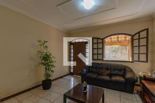 Sala de casa para alugar com 3 quartos, 800m² em Europa, Belo Horizonte