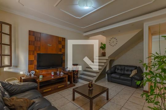 Sala de casa para alugar com 3 quartos, 800m² em Europa, Belo Horizonte