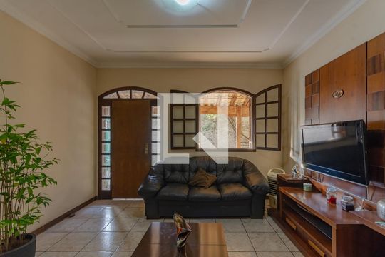 Sala de casa para alugar com 3 quartos, 800m² em Europa, Belo Horizonte