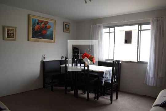Sala de apartamento para alugar com 3 quartos, 60m² em Santa Cândida, Curitiba