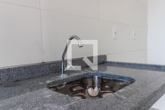 Cozinha de apartamento para alugar com 2 quartos, 35m² em Parque São Jorge, São Paulo