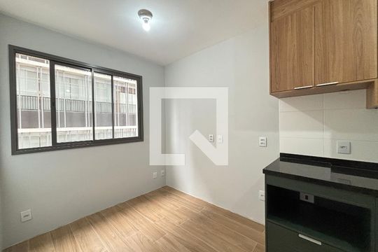 Sala de kitnet/studio para alugar com 1 quarto, 24m² em Pinheiros, São Paulo