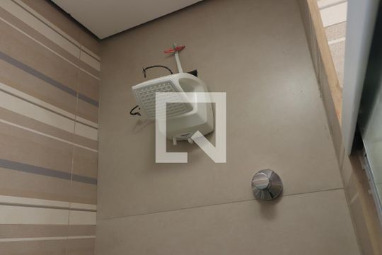 Banheiro de kitnet/studio à venda com 0 quarto, 28m² em Vila Carrão, São Paulo