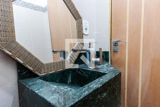 Lavabo de casa à venda com 4 quartos, 250m² em Tatuapé, São Paulo