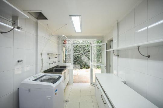 Área de Serviço de casa à venda com 5 quartos, 620m² em Jardim Guedala, São Paulo