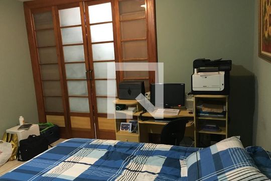 Casa à venda com 3 quartos, 150m² em Itaipu, Niterói