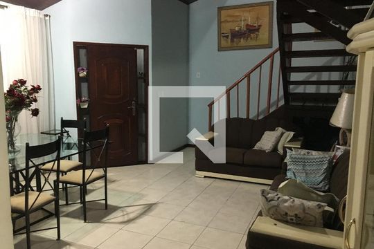Casa à venda com 3 quartos, 150m² em Itaipu, Niterói