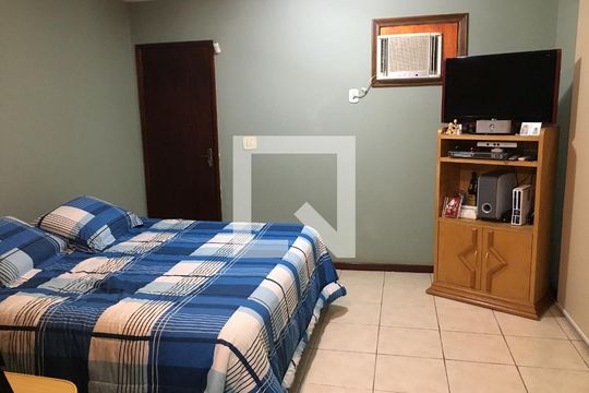 Casa à venda com 3 quartos, 150m² em Itaipu, Niterói