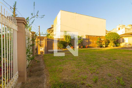 Área externa de casa à venda com 2 quartos, 100m² em Marechal Rondon, Canoas