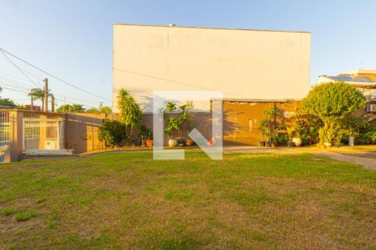 Área externa de casa à venda com 2 quartos, 100m² em Marechal Rondon, Canoas