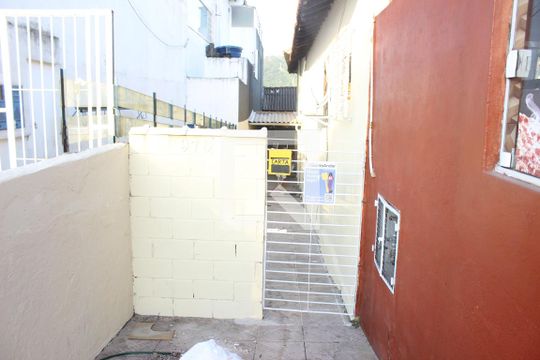Fachada de casa para alugar com 2 quartos, 60m² em Vila Cascatinha, São Vicente