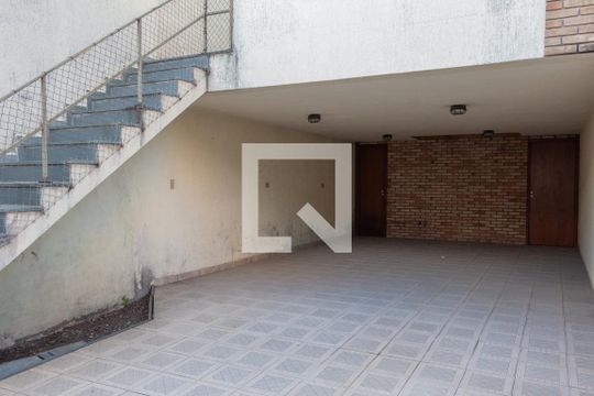 Área externa de casa à venda com 3 quartos, 200m² em Vila Lageado, São Paulo