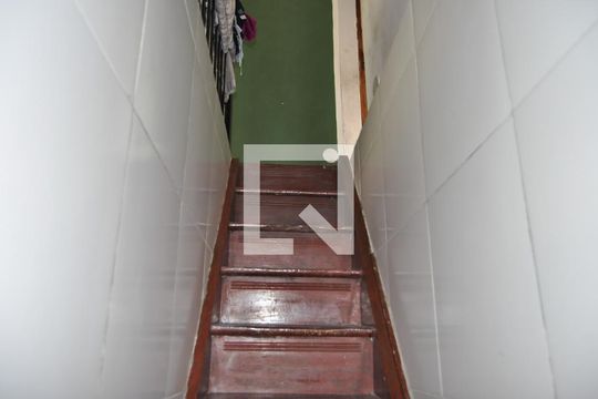Escadas de casa à venda com 2 quartos, 87m² em Engenho Novo, Rio de Janeiro