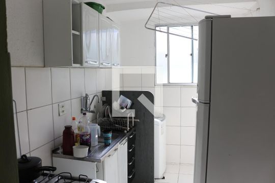Cozinha de apartamento à venda com 2 quartos, 45m² em Diamante, Belo Horizonte