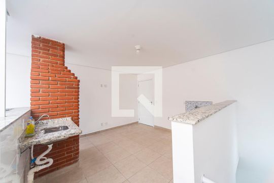 Área de serviço   de apartamento para alugar com 2 quartos, 110m² em Vila Pires, Santo André