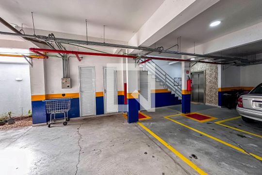 Garagem de apartamento para alugar com 2 quartos, 110m² em Vila Pires, Santo André