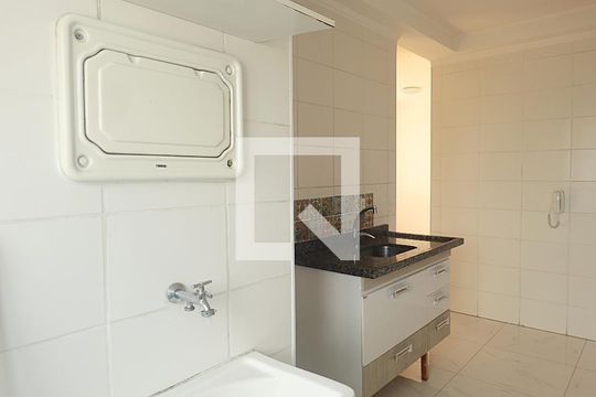 Área de Serviço de apartamento para alugar com 2 quartos, 45m² em Jardim Utinga, Santo André
