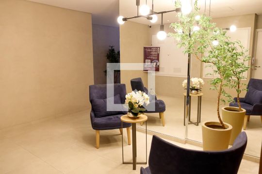 Hall de entrada de apartamento para alugar com 1 quarto, 34m² em Centro, Osasco