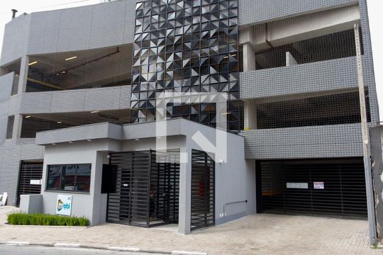 Fachada de apartamento para alugar com 1 quarto, 34m² em Centro, Osasco