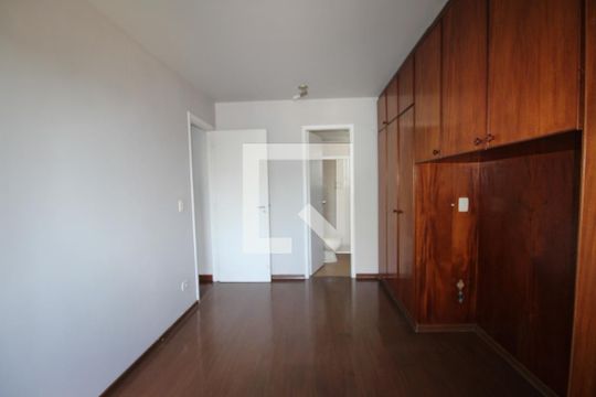 Suíte de apartamento à venda com 2 quartos, 81m² em Vila Progredior, São Paulo