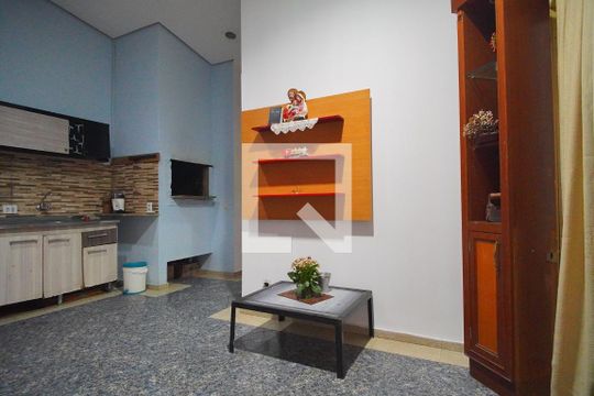 Cozinha de casa para alugar com 4 quartos, 242m² em Vila Jardim, Porto Alegre