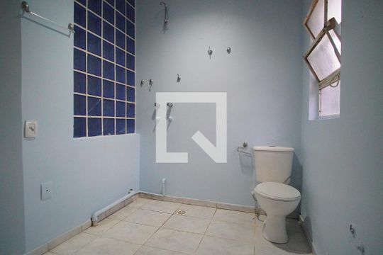 Banheiro da Suíte de casa para alugar com 4 quartos, 242m² em Vila Jardim, Porto Alegre