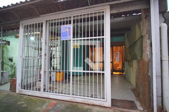 Fachada da Casa de casa para alugar com 4 quartos, 242m² em Vila Jardim, Porto Alegre