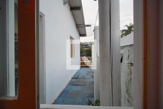 Sala Vista  de casa para alugar com 4 quartos, 242m² em Vila Jardim, Porto Alegre
