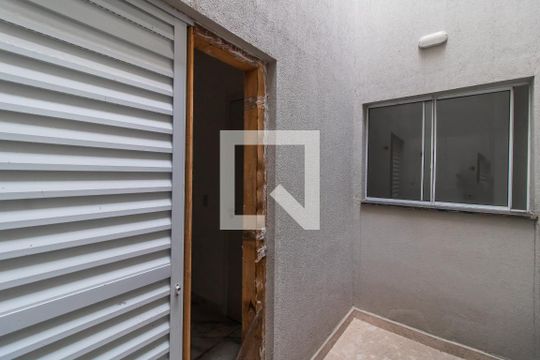 Corredor de apartamento para alugar com 1 quarto, 26m² em Jardim Nordeste, São Paulo
