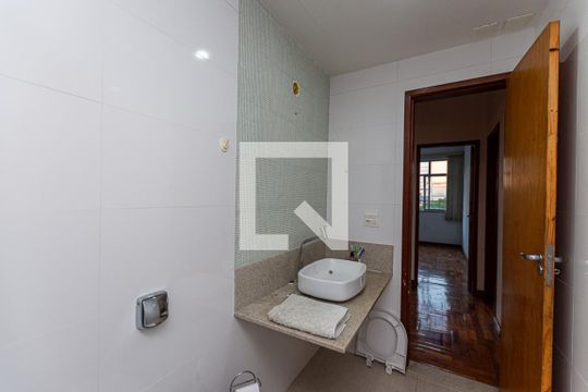 Banheiro de apartamento para alugar com 3 quartos, 100m² em Centro, Niterói
