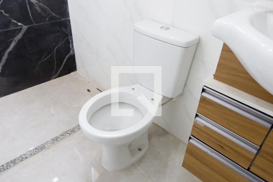 Banheiro de casa para alugar com 1 quarto, 40m² em Bela Vista, Osasco