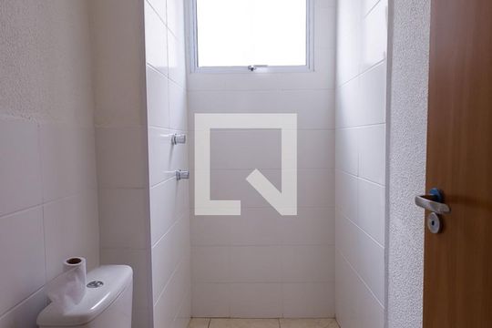 Banheiro Corredor de apartamento para alugar com 2 quartos, 42m² em Parque Senhor do Bonfim, Taubaté