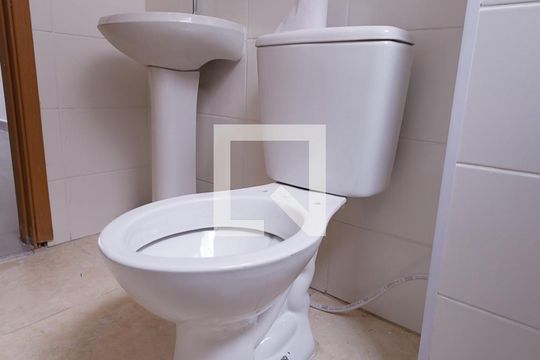 Banheiro Corredor de apartamento para alugar com 2 quartos, 42m² em Parque Senhor do Bonfim, Taubaté