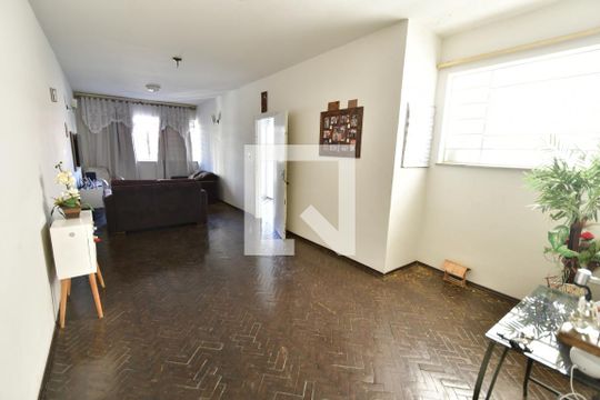 Sala de casa à venda com 4 quartos, 260m² em Centro, Campinas