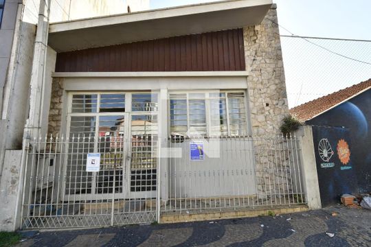 Fachada de casa à venda com 4 quartos, 260m² em Centro, Campinas