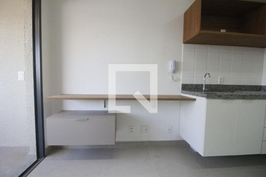 Cozinha de apartamento para alugar com 1 quarto, 31m² em Indianópolis, São Paulo