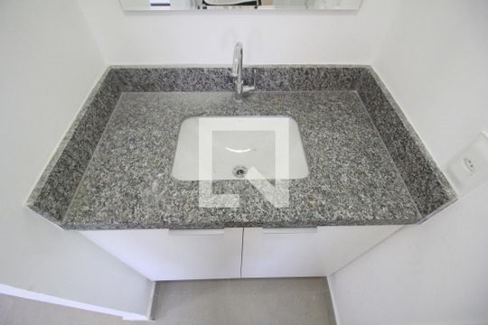 Banheiro de apartamento para alugar com 1 quarto, 31m² em Indianópolis, São Paulo