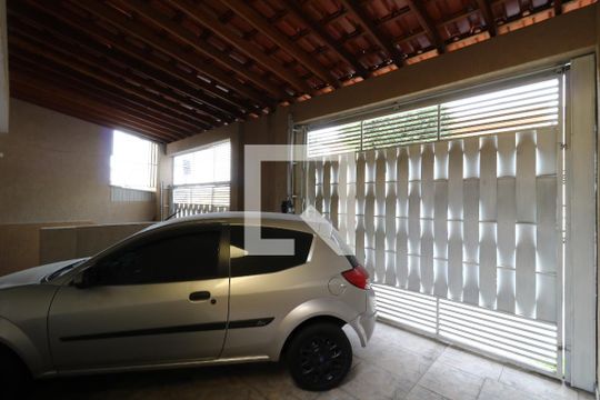 Garagem 1 de casa à venda com 3 quartos, 156m² em Vila Pires, Santo André